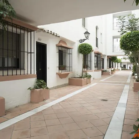 Club Jardines Del Puerto Marbella