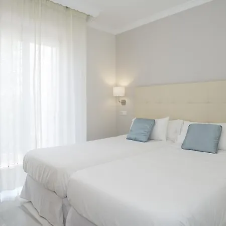Club Jardines Del Puerto Marbella