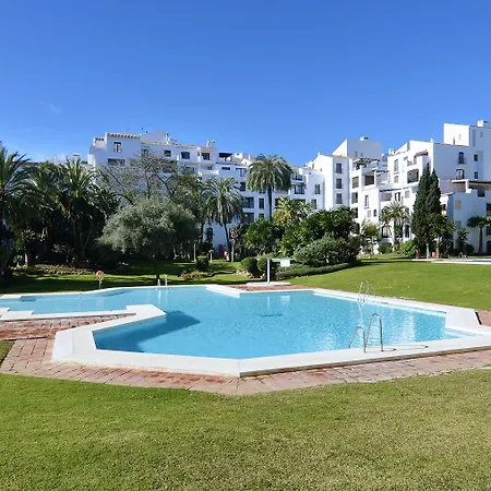 Club Jardines Del Puerto *