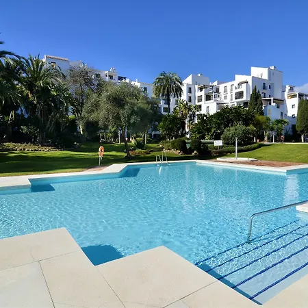 Club Jardines Del Puerto Marbella